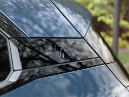 Лекала на глянцевые вставки в заднее крыло BMW iX (2021)